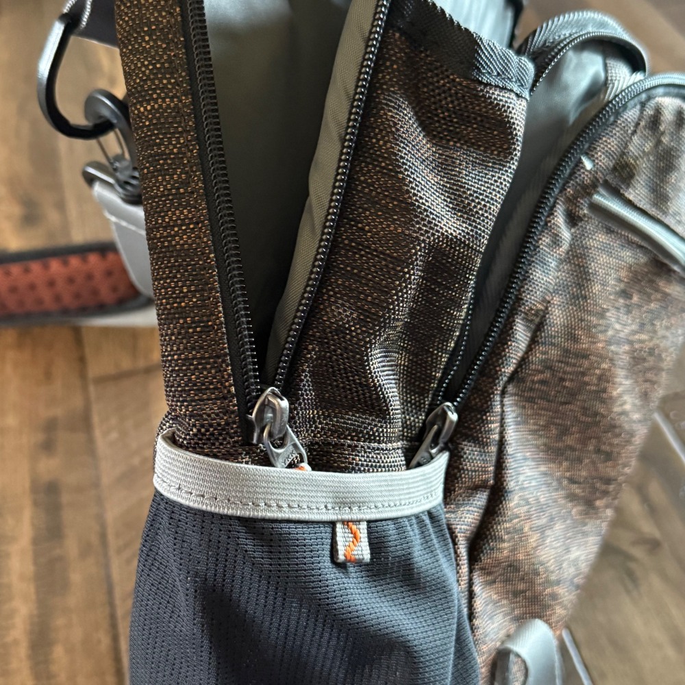 Merrell Messenger Bag Brown Grey Crossbody Laptop Padded Strap Outdoors Gorpcore - Picture 10 of 11